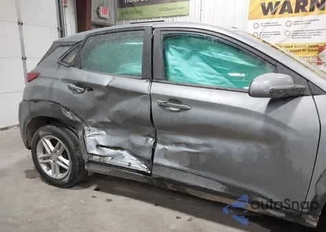 2021 Hyundai Kona Se z USA, uszkodzony, nr VIN KM8K1CAA7MU704625